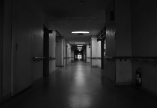 Couloir d'hôpital