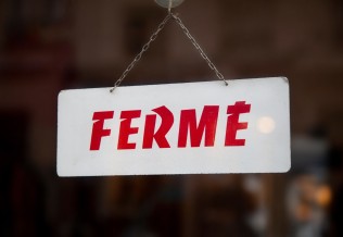 fermé