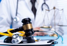 Médecin devant la justice.